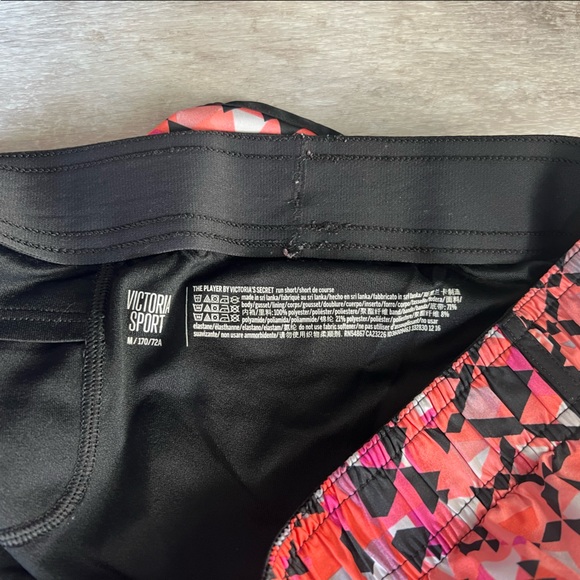 Victoria’s Secret Sport Player Run Short & bra geometric pink set medium - Picture 4 of 5